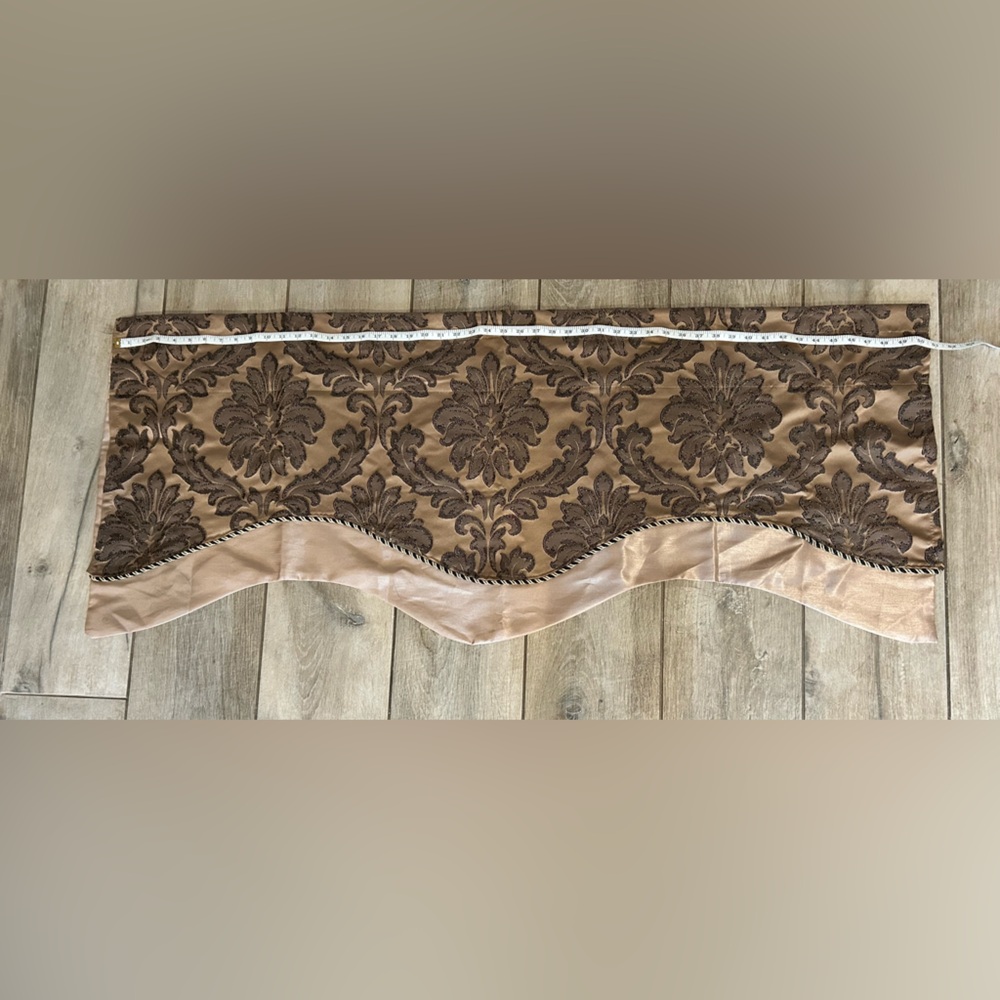 2 Luxury Brown Curtain panels. Each panel 50 in x 20 inches - Picture 2 of 8